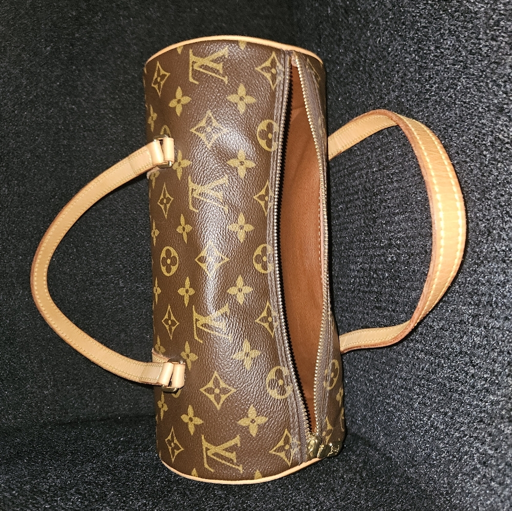 Louis Vuitton Barrell Monogram Papillon 30. - Picture 2 of 15